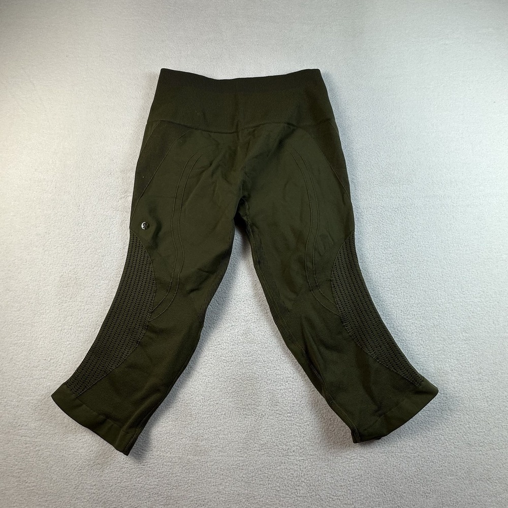 Lululemon Flow Crop II Pants Womens Small Seamless Textured Capri Yoga Gym